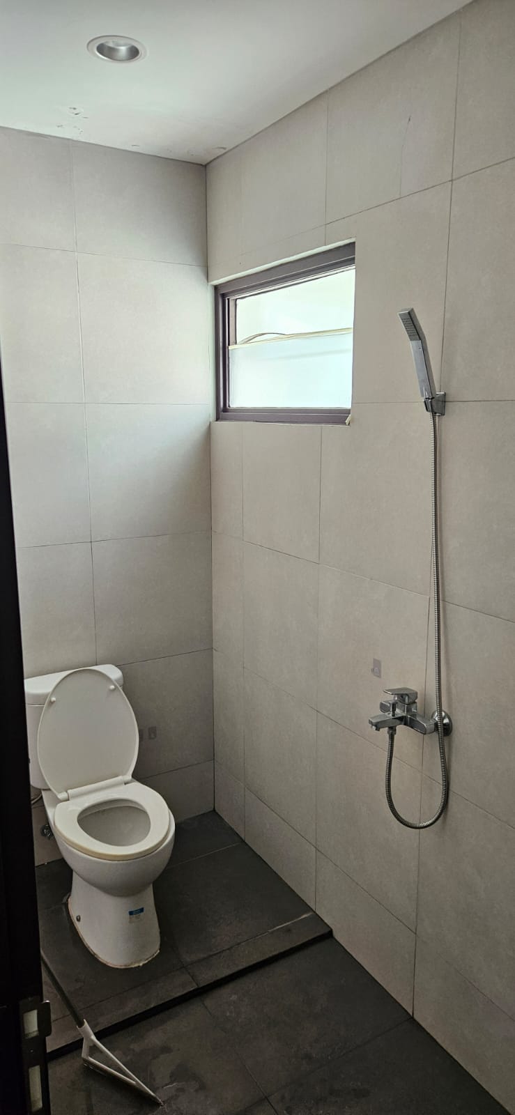 Rumah Disewakan di Cluster The Patio Lippo Cikarang